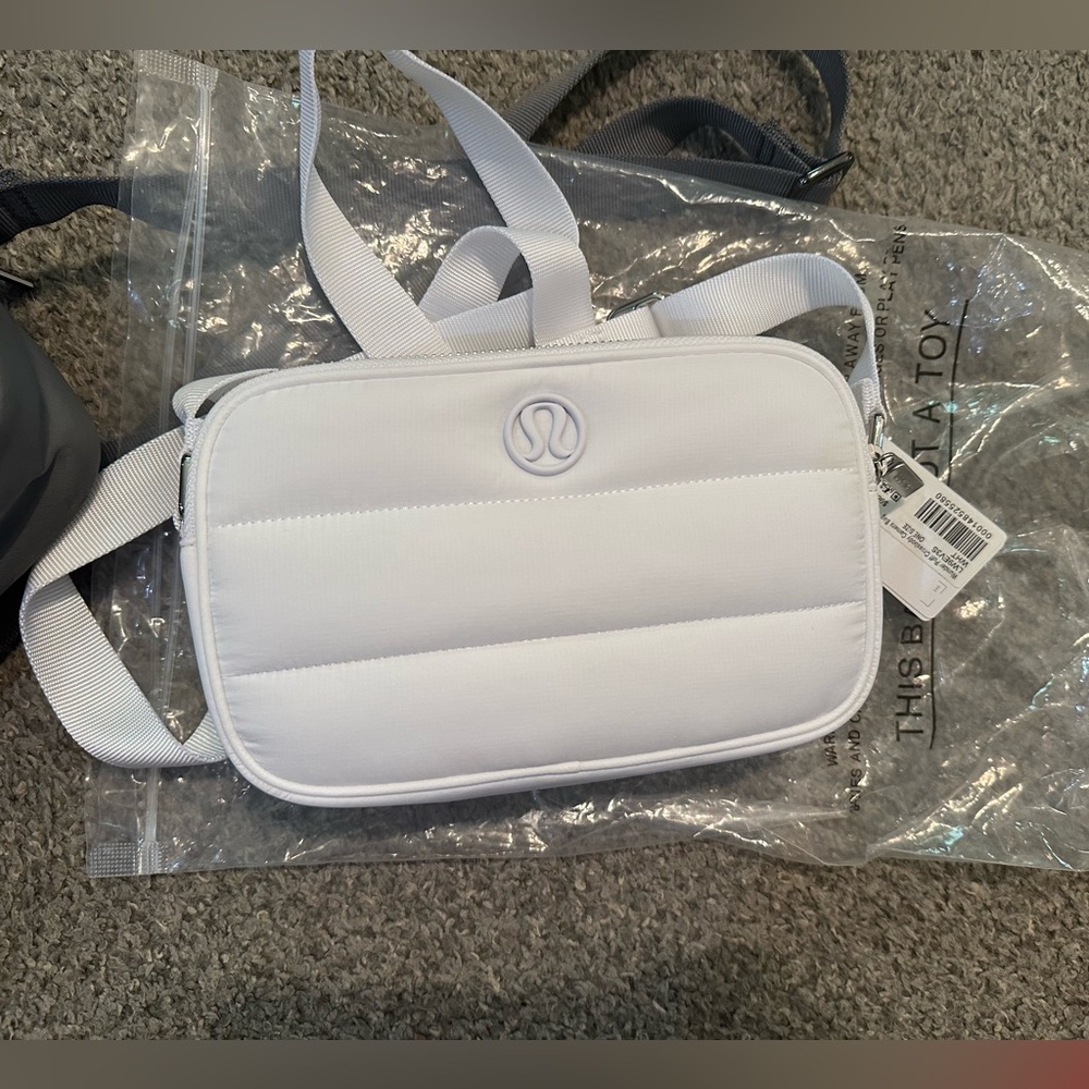 Lululemon Wunder Puff Crossbody Camera bag NWT